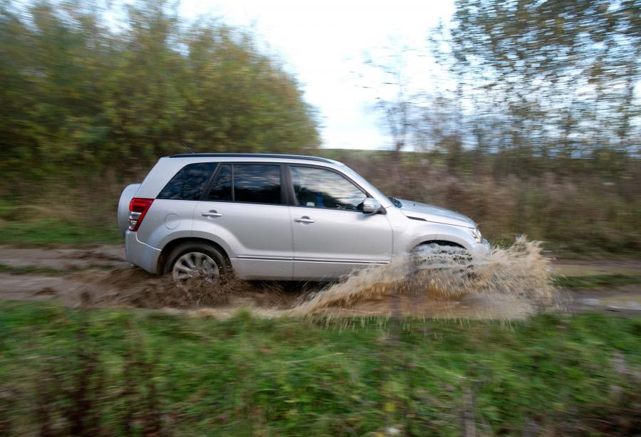  Suzuki Grand Vitara 2013 года  (UK) (фото 3 из 6)